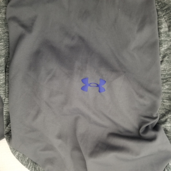 Under Armour Gray Long Sleeve Shirt - Picture 4 of 4